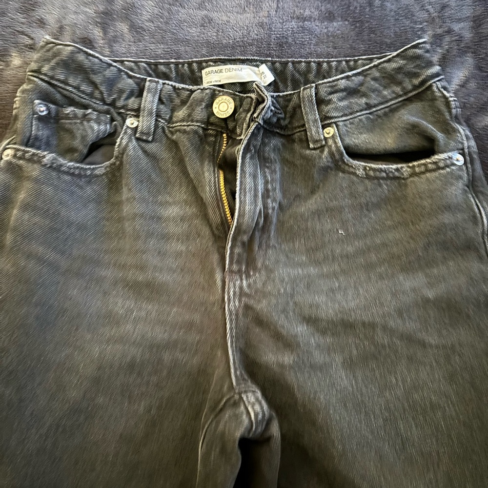 GARAGE MOM JEANS